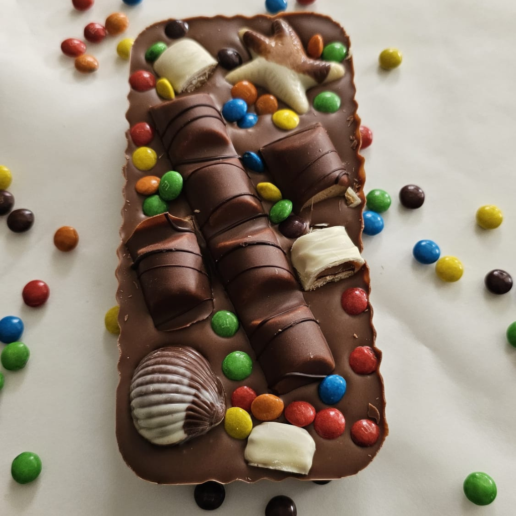 Mixy Seashells, Kinder, Twix, Belgian Chocolate Bar 200g
